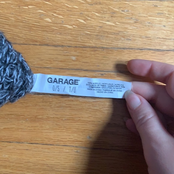 Salt and pepper knit hat - Picture 2 of 2